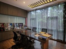 675 m² Office for sale in Medistra Hospital, Mampang Prapatan, Kebayoran Baru