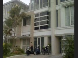 5 Bedroom House for sale in Dukuhpakis, Surabaya, Dukuhpakis