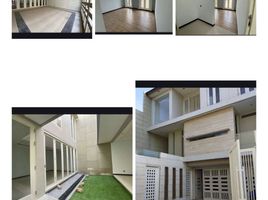 5 Bedroom House for sale in Siloam Hospitals Surabaya, Gubeng, Gubeng