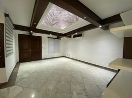 5 Habitación Casa en venta en Monterrey, Nuevo León, Monterrey