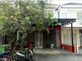 4 Habitación Villa en venta en Wiyung, East Jawa, Wiyung