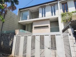 4 Habitación Villa en venta en Gubeng, East Jawa, Gubeng
