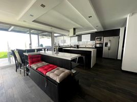 3 Bedroom Villa for sale in Cumbaya, Pichincha, Cumbaya