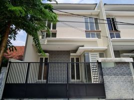 4 Kamar Rumah for sale in Gayungan, Surabaya, Gayungan