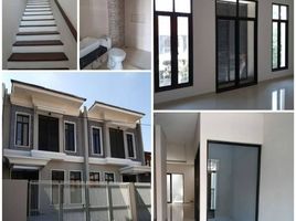 4 Bedroom House for sale in Dukuhpakis, Surabaya, Dukuhpakis