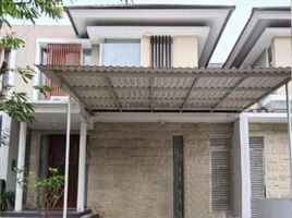 4 Habitación Villa en venta en Wiyung, East Jawa, Wiyung