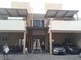 Villa 22 chambre à vendre à Dukuhpakis, East Jawa, Dukuhpakis