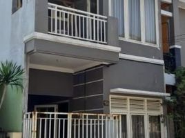 6 Bedroom House for sale in Jambangan, Surabaya, Jambangan