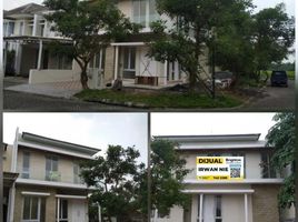 4 Habitación Villa en venta en Wiyung, East Jawa, Wiyung