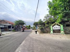  Tanah for sale in Yogyakarta, Seyegan, Sleman, Yogyakarta