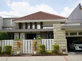 4 Bedroom House for sale in Jambangan, Surabaya, Jambangan