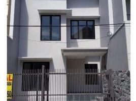 4 Habitación Casa en venta en Tenggilis Mejoyo, East Jawa, Tenggilis Mejoyo
