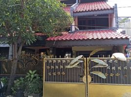 5 Bedroom House for sale in Siloam Hospitals Surabaya, Gubeng, Gubeng