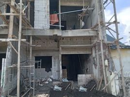 3 Bedroom House for sale in Siloam Hospitals Surabaya, Gubeng, Gubeng