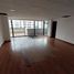 700 m² Office for rent in Basilica of the National Vow, Quito, Quito, Quito