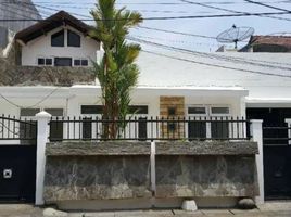 5 Schlafzimmer Villa zu verkaufen in Dukuhpakis, East Jawa, Dukuhpakis