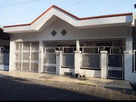 3 Habitación Villa en venta en Wiyung, East Jawa, Wiyung