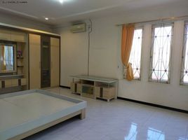 4 Kamar Rumah for rent in East Jawa, Mulyorejo, Surabaya, East Jawa