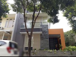 5 Schlafzimmer Villa zu verkaufen in Dukuhpakis, East Jawa, Dukuhpakis
