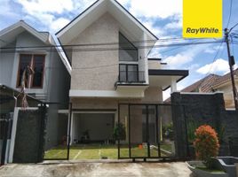 5 Bedroom House for sale in Dukuhpakis, Surabaya, Dukuhpakis