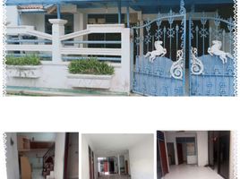 4 Schlafzimmer Villa zu verkaufen in Dukuhpakis, East Jawa, Dukuhpakis