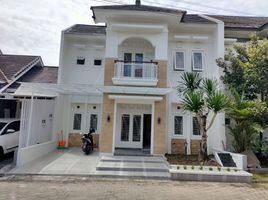 5 침실 주택을(를) Depok, 슬레먼에서 판매합니다., Depok