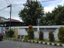4 Schlafzimmer Villa zu verkaufen in Dukuhpakis, East Jawa, Dukuhpakis