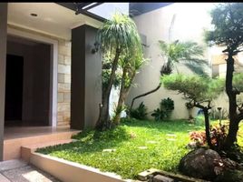 Maison 5 chambre à vendre à Wiyung, East Jawa, Wiyung