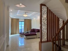 5 Bedroom House for sale in Nga Tu So, Hanoi, Nga Tu So