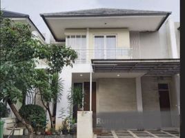 4 Habitación Villa en venta en Wiyung, East Jawa, Wiyung