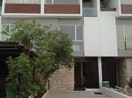 4 Kamar Vila for sale in Lakarsantri, East Jawa, Lakarsantri, Surabaya, East Jawa, Indonesia