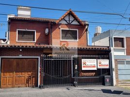 5 Bedroom House for sale in Moron, Buenos Aires, Moron
