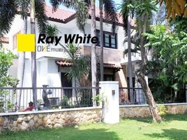 5 Schlafzimmer Villa zu verkaufen in Dukuhpakis, East Jawa, Dukuhpakis