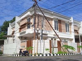 4 Bedroom House for sale in Rungkut, East Jawa, Rungkut