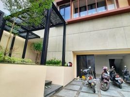 4 Bedroom House for sale in Medistra Hospital, Mampang Prapatan, Cilandak