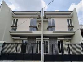 4 Kamar Rumah for sale in Gayungan, Surabaya, Gayungan