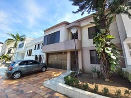 5 Bedroom Villa for sale in Palmetto Plaza Shopping Mall, Cali, Cali