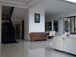 8 Kamar Rumah for sale in Lakarsantri, Surabaya, Lakarsantri