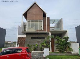 4 Habitación Villa en venta en Wiyung, East Jawa, Wiyung