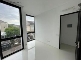 4 Habitación Casa en venta en Wiyung, East Jawa, Wiyung