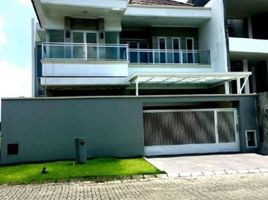 4 Bedroom House for sale in Dukuhpakis, Surabaya, Dukuhpakis