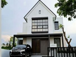 3 Bedroom House for sale in Tembalang, Semarang, Tembalang