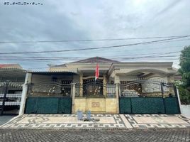 4 Bedroom House for sale in Dukuhpakis, Surabaya, Dukuhpakis