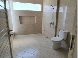 4 Bedroom House for rent in Lakarsantri, Surabaya, Lakarsantri