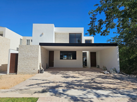Maison 4 chambre à vendre à Tixpehual, Yucatan, Tixpehual