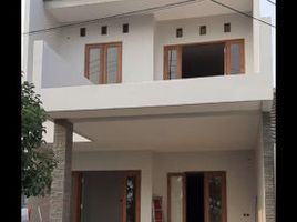 5 Bedroom House for sale in Wiyung, Surabaya, Wiyung