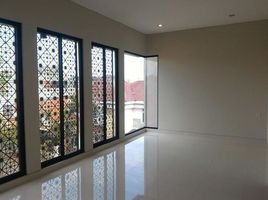 5 Schlafzimmer Haus zu verkaufen in Sukolilo, East Jawa, Sukolilo
