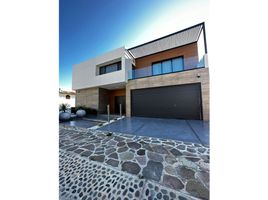 4 Habitación Casa en venta en Ensenada, Baja California, Ensenada