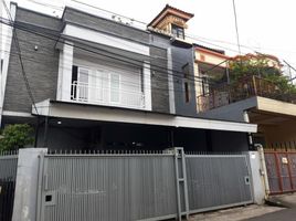 4 Bedroom Villa for sale in Medistra Hospital, Mampang Prapatan, Kebayoran Baru