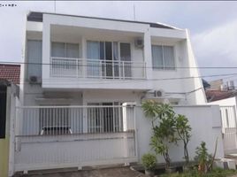 4 Habitación Villa en venta en Rungkut, East Jawa, Rungkut